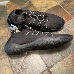 NWT All in Motion Women’s size 8 running shoes 🤩😍